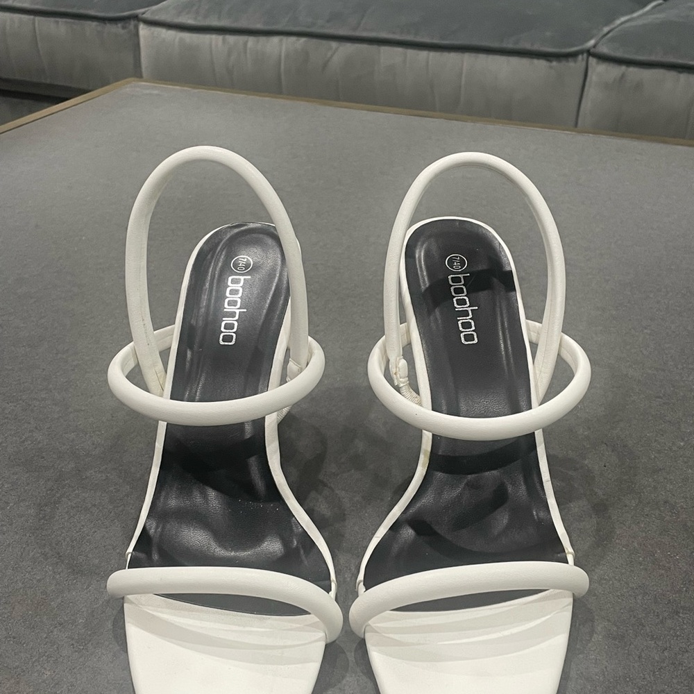 Heels - Picture 2 of 4
